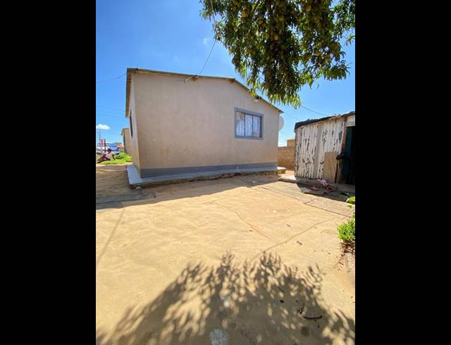 2 BEDROOM HOUSE FOR SALE IN BRAAMFISCHERVILLE